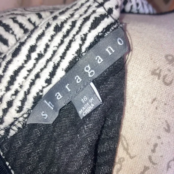 Sharagano Plus Size Sleeveless Textured Sheath Dress Black White sz 16 - Picture 8 of 8